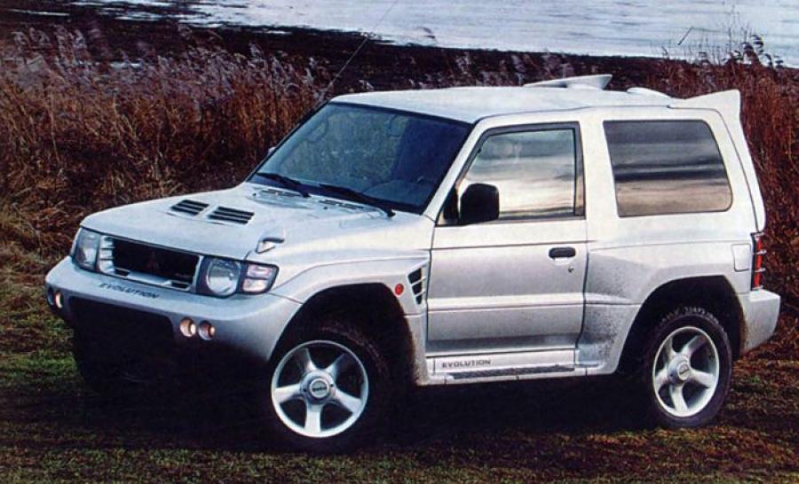  Mitsubishi Pajero Evolution 1997 года  (фото 3 из 10)